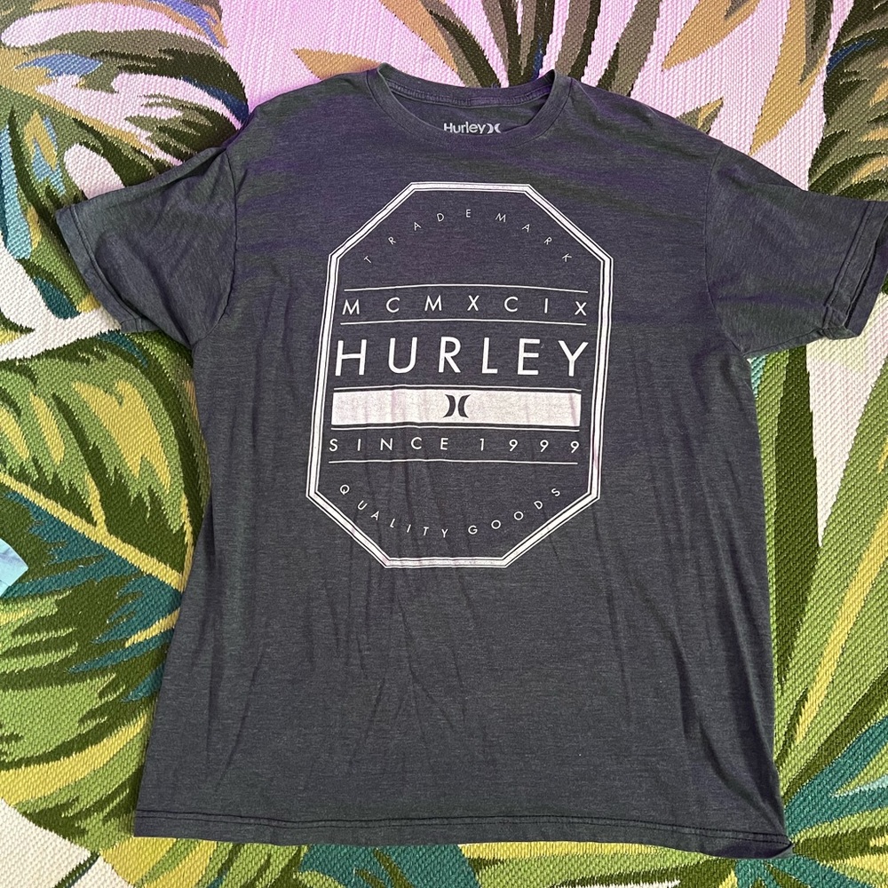 Men’s Hurley shirt